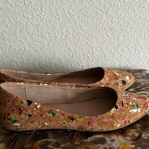Colorful “Cork” pattern flats